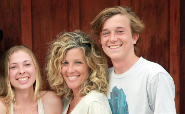 A Look at General Hospital’s Laura Wright’s Life As a Mother!