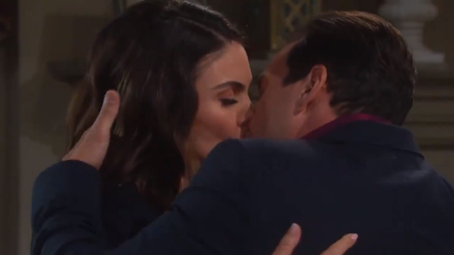 Days of Our Lives Preview: An Unexpected Kiss!