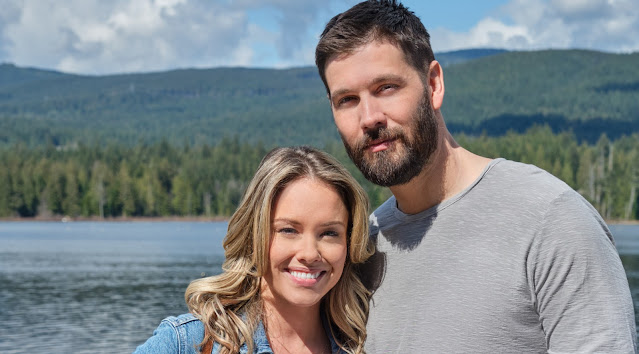Casey Deidrick and Stephanie Bennett Star in “Wedding Season” on Hallmark!