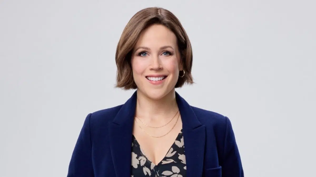 Erin Krakow Stuns Fans With Baby Bump Debut — Photo Inside