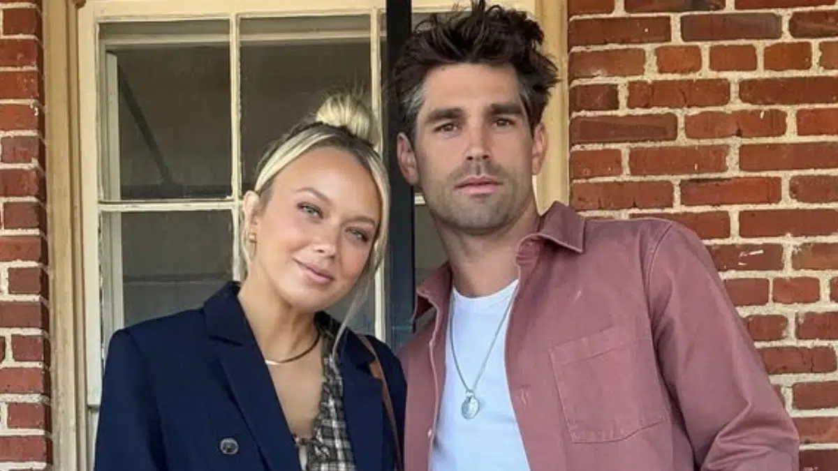 Melissa Ordway and Her Real-Life Husband Justin Gaston Join 90s Rom-Com