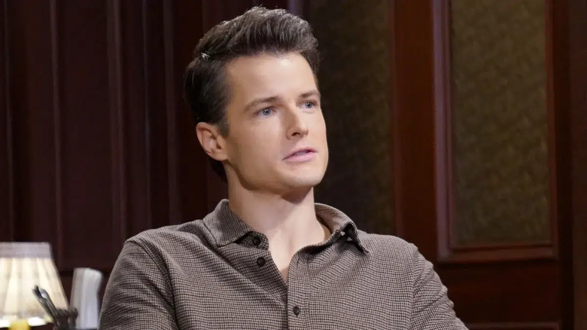 Young and the Restless Spoilers October 27: Kyle Scrambles to Hide His Secret